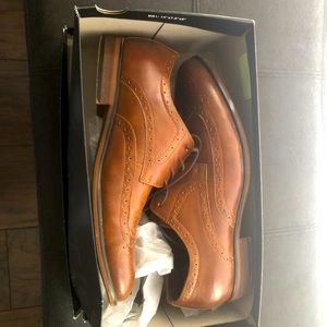 Wingtip dress shoes